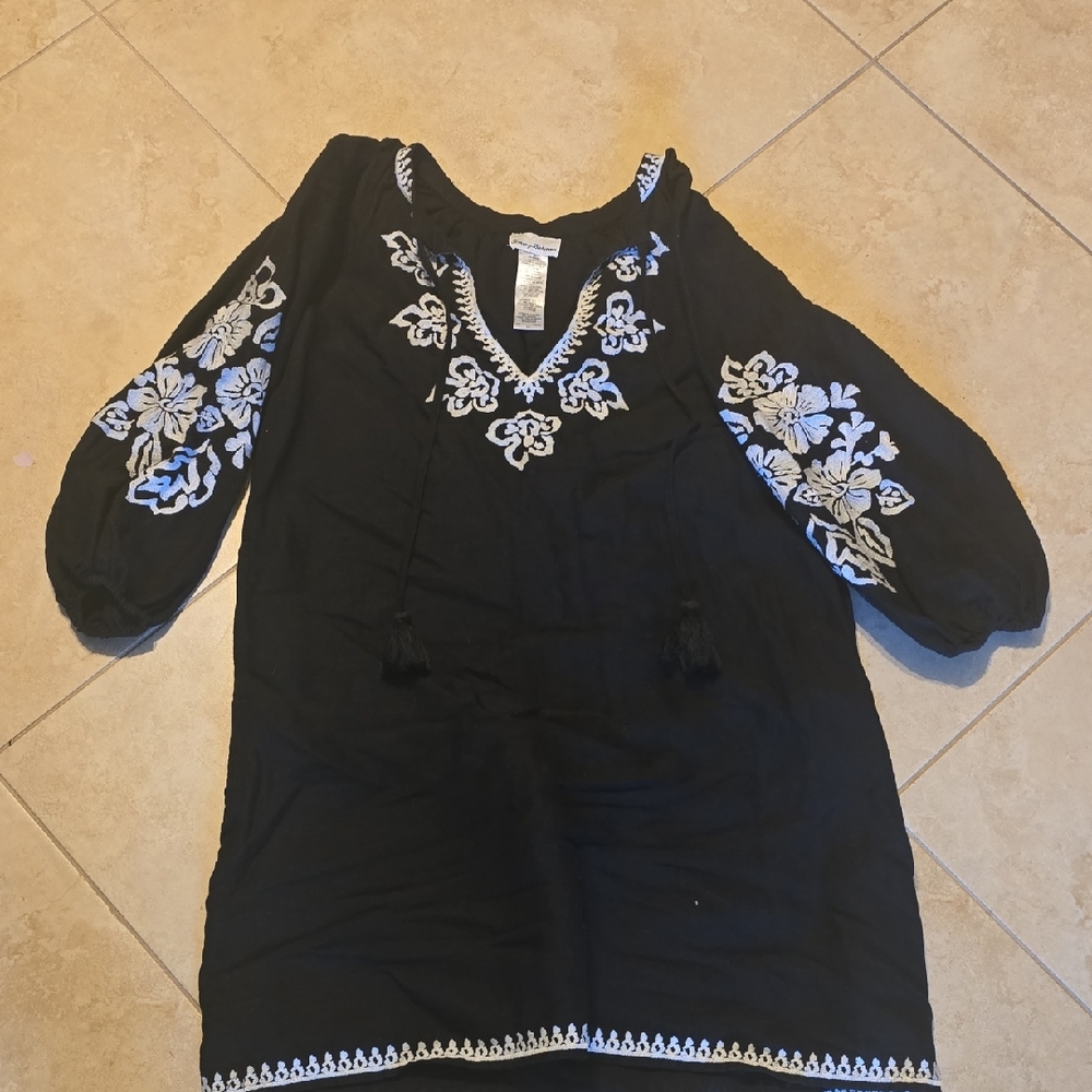 Black Embroidered Tunic Top